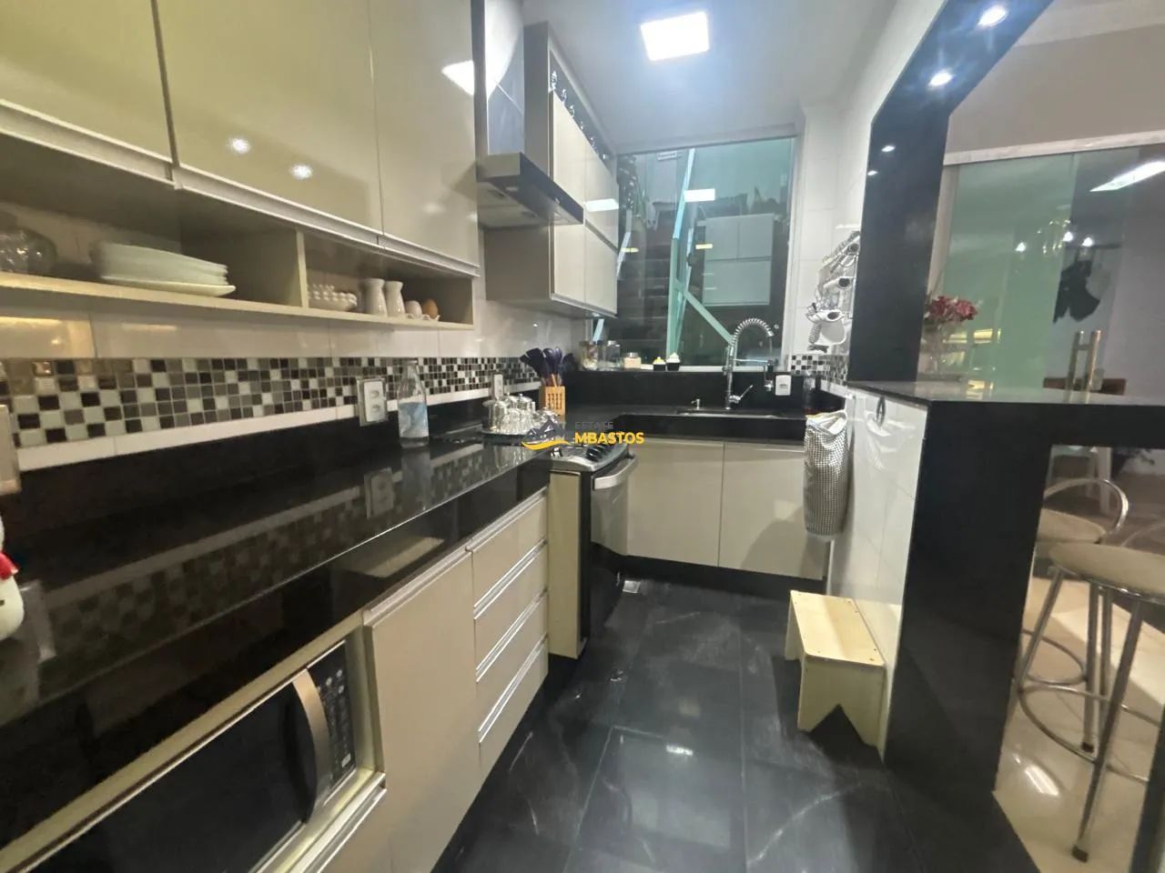 Casa Geminada à Venda com 2 Suítes e 2 Vagas no Bairro Serrano REF: 22632 - Foto 3