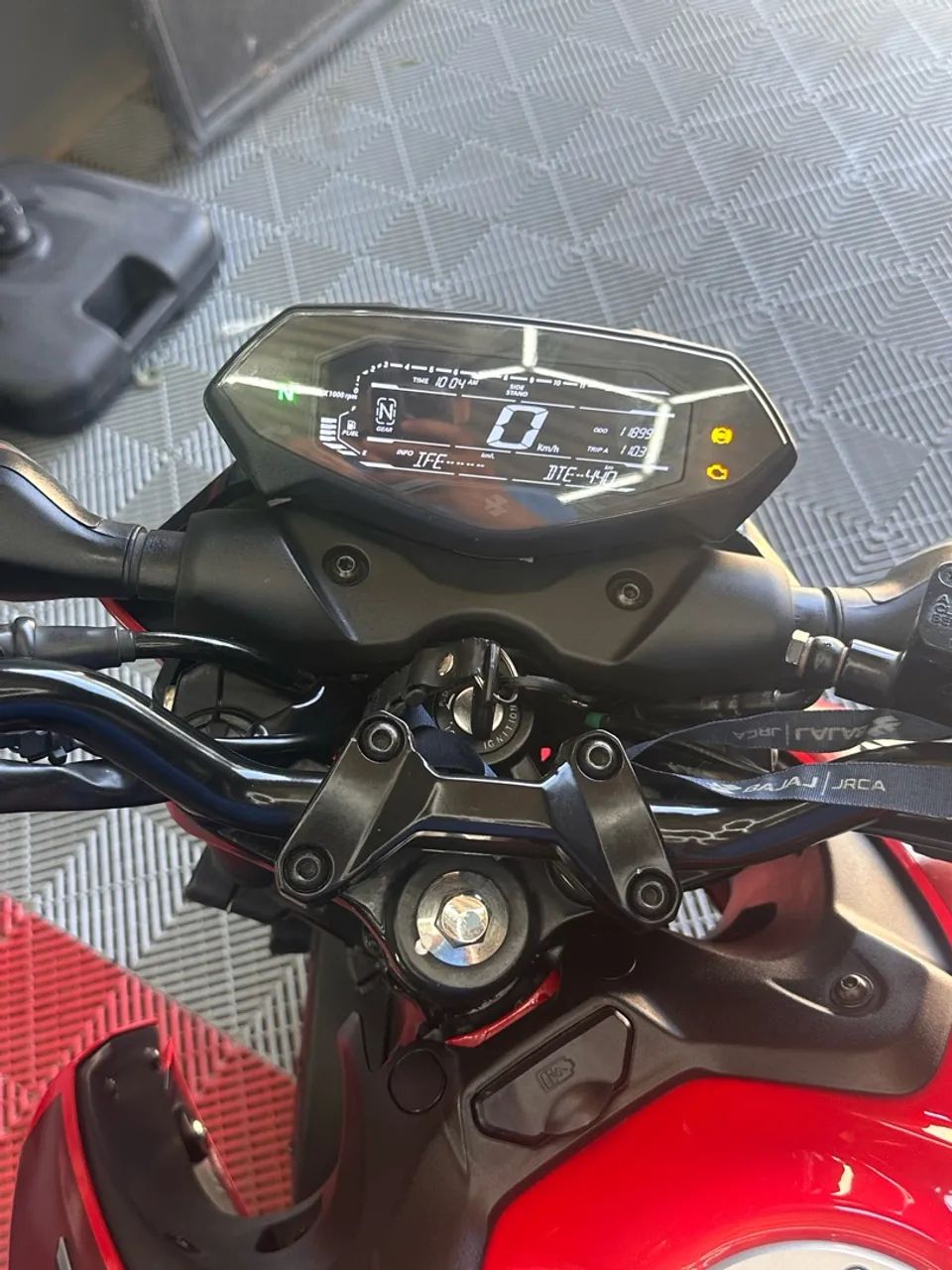 BAJAJ PULSAR N150 - Foto 4