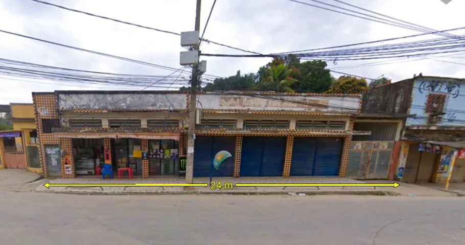 Vendo 2 lojas grandes com terreno nos fundos 
