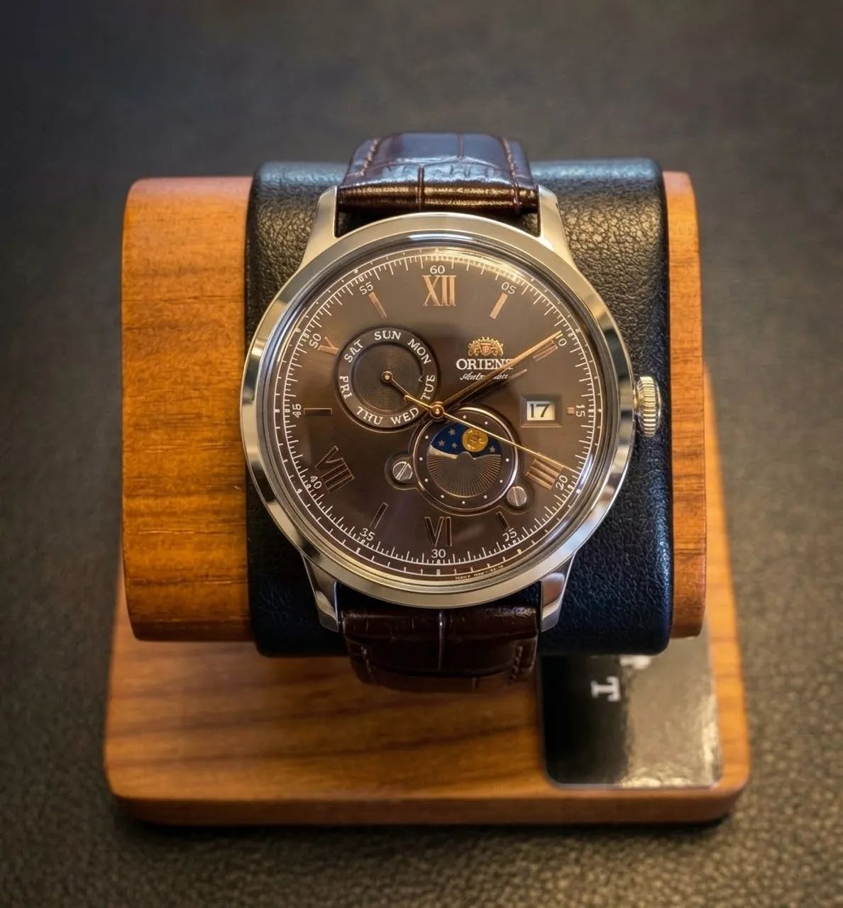 Relógio Orient Bambino Sun e Moon Novo