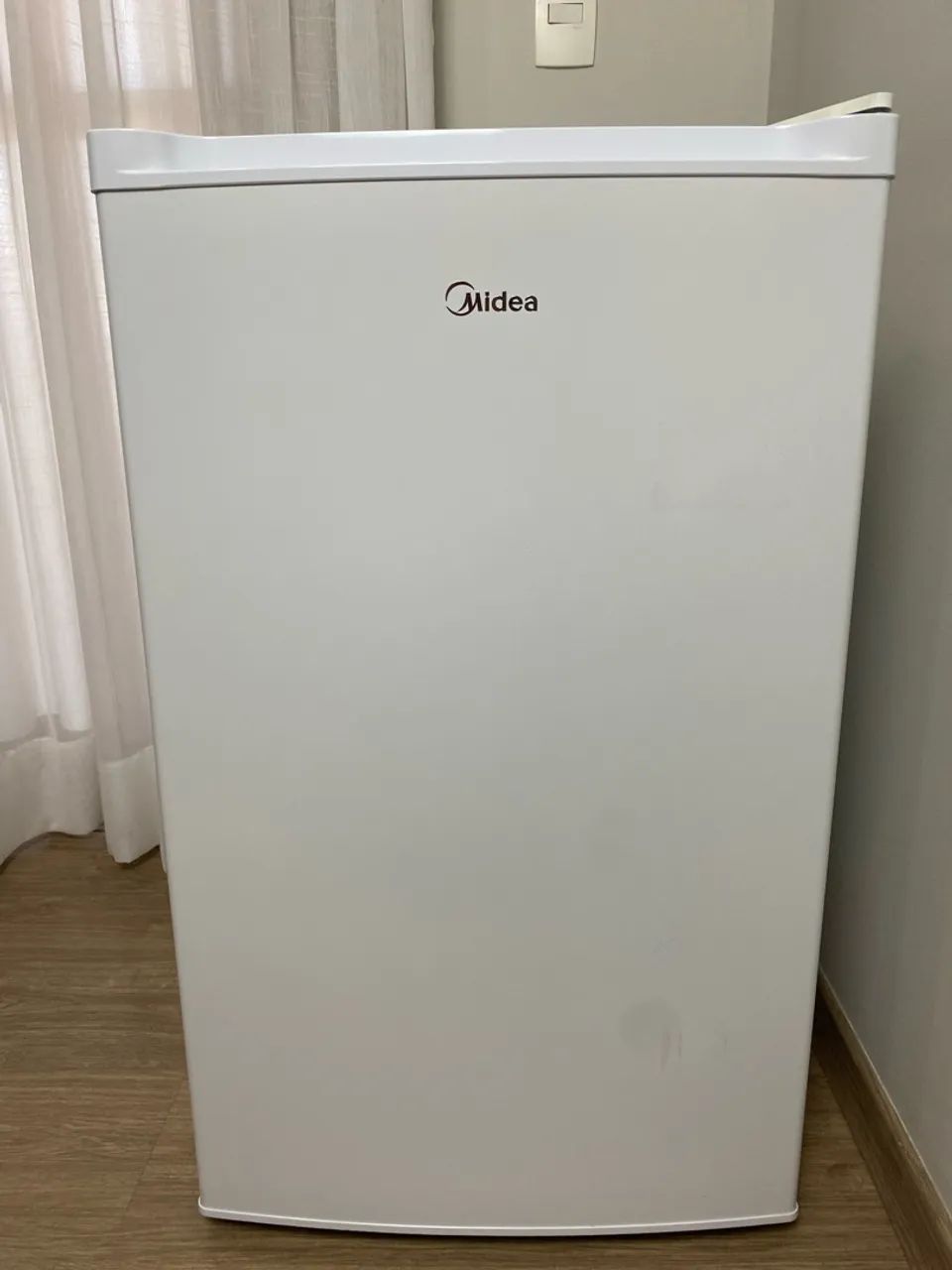 Frigobar MIDEA 124 litros Branco