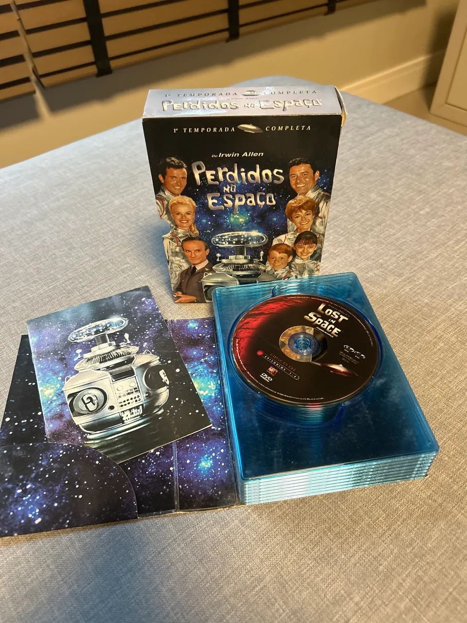 DVD- Perdidos no Espaço- 1 temporada - 29 episódios- 8 dvds  - Foto 4