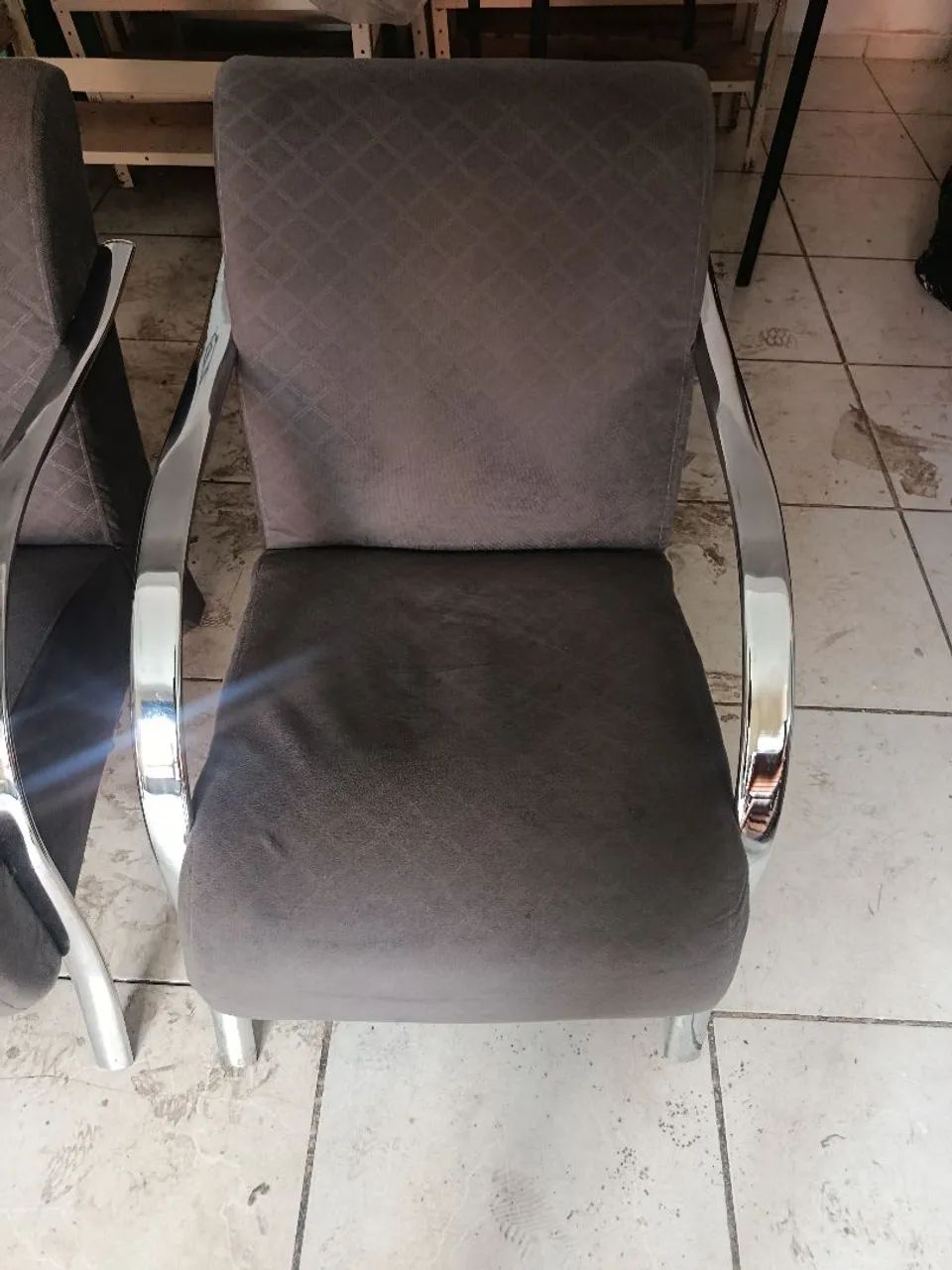 2 Poltrona cinza em ótimo estado  - Foto 3