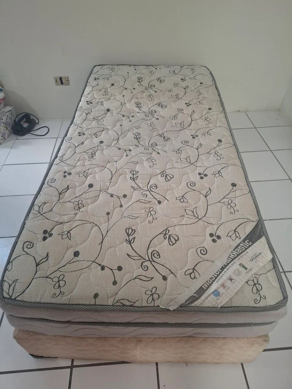 Cama de solteiro com colchão - Foto 2