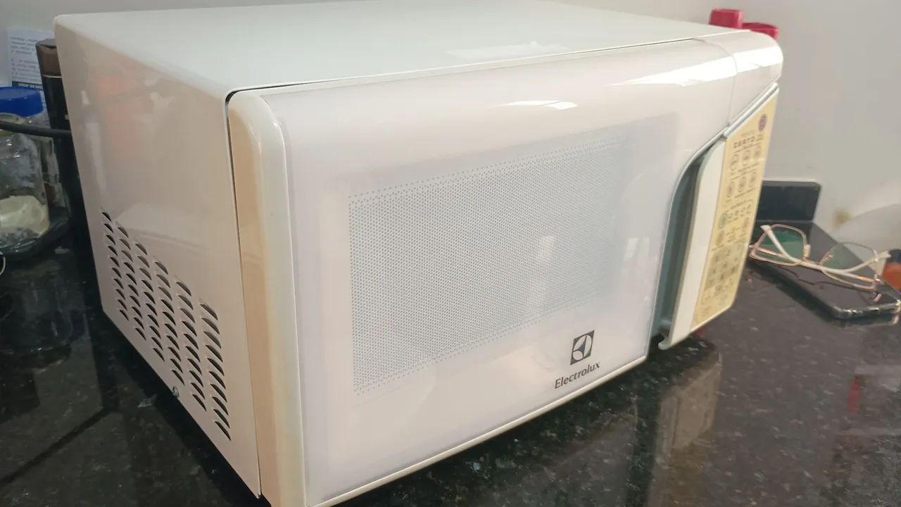 Forno Microondas Eletrolux de 27 litros - Foto 5