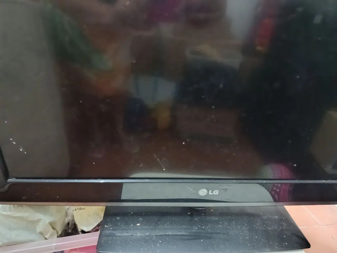 Tv LG FUNCIONANDO, SEM CABOS E CONTROLE - Foto 2