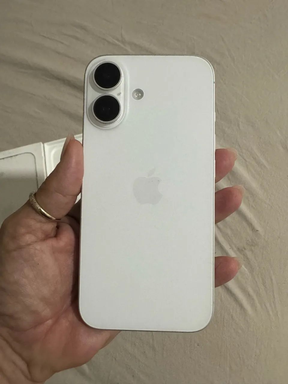 IPHONE 16 - Foto 4