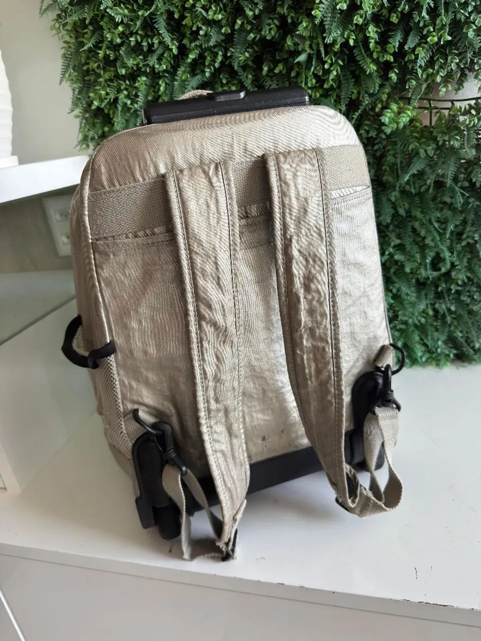 Mochila kipling ORIGINAL dourada  - Foto 2
