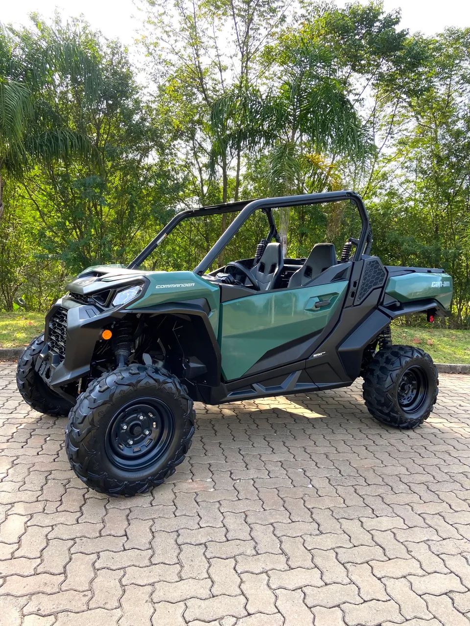 UTV CAN AM COMMANDER 1000R 2022