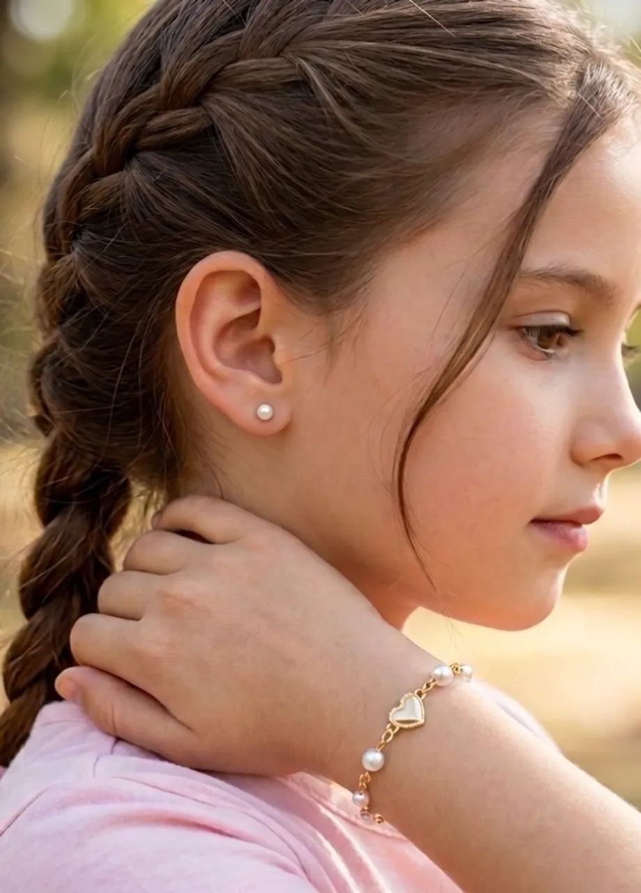Conjunto infantil pulseira e brinco de pérolas coração | folheado ouro 18k | kit presente - Foto 3