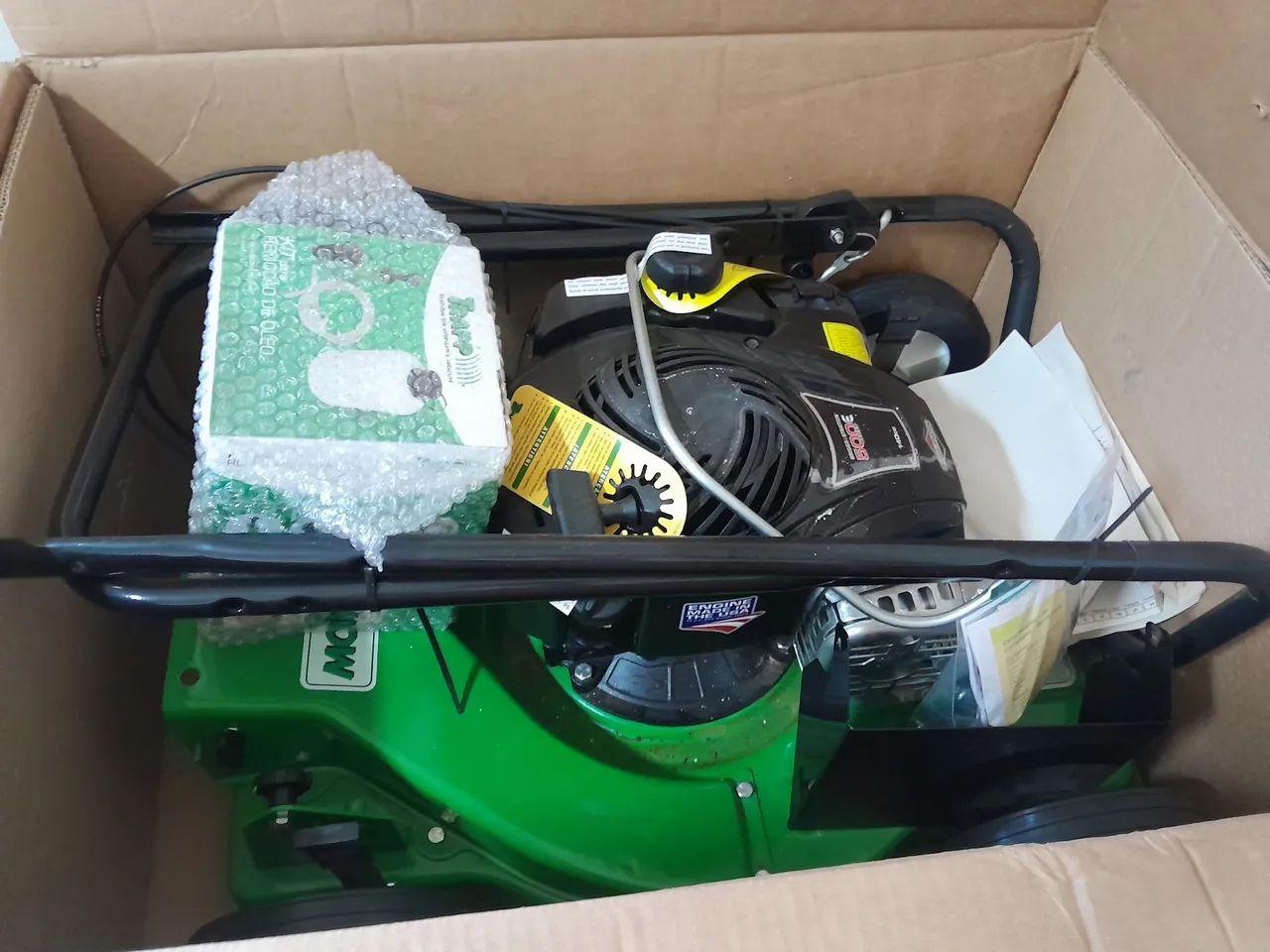 Cortador de grama à gasolina 