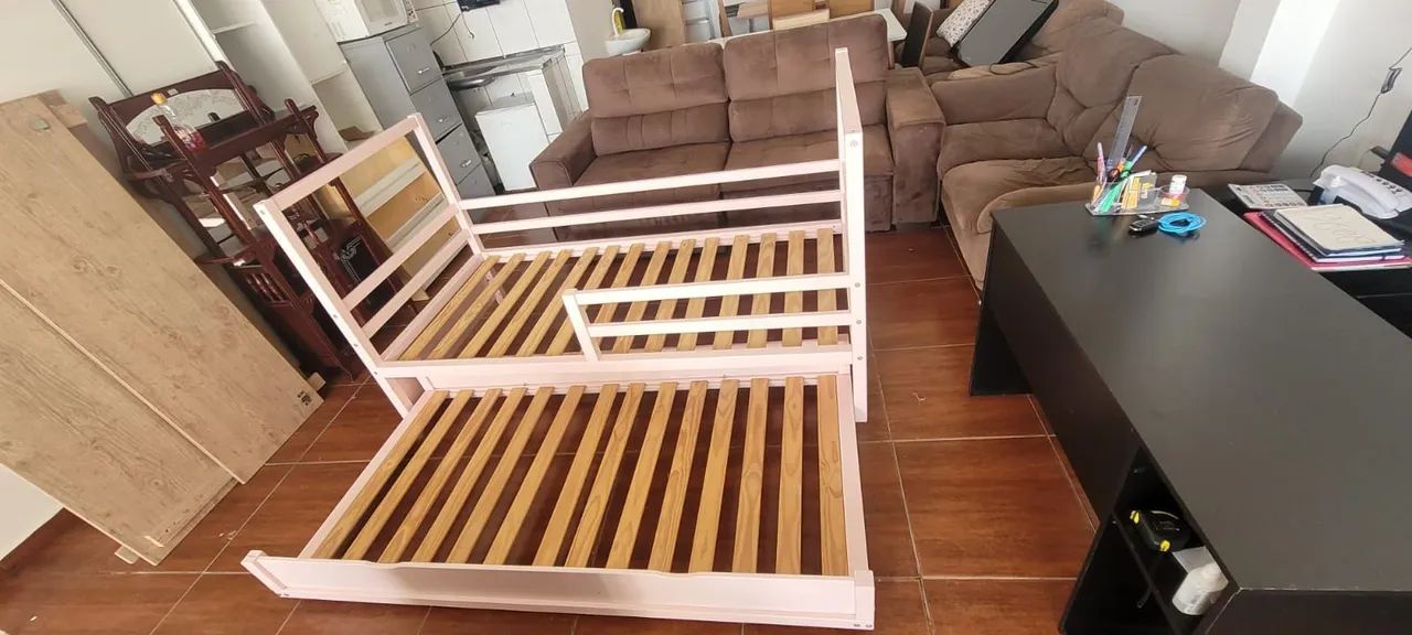 Vendo essa cama com auxiliar tamanho solteiro MDF em ótimo estado de conservação  - Foto 4