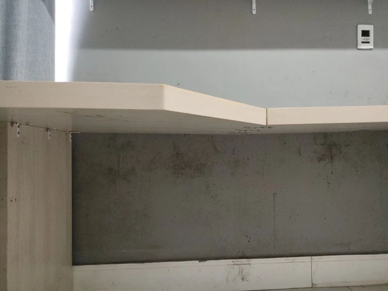 ESCRIVANINHA DE CANTO / MESA DE ESTUDO - Foto 2