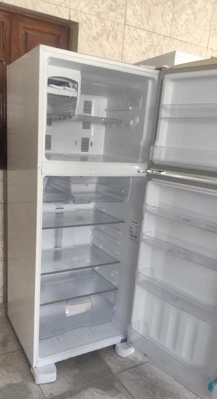 Geladeira Panasonic com garantia de 06 meses e entrega grátis  - Foto 3