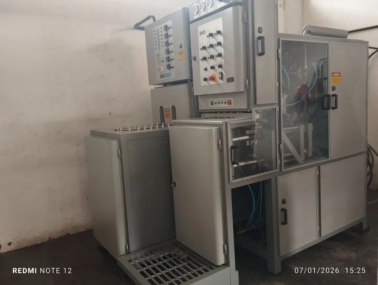 Vende-se Uma Máquina Sopradora IMC de garrafa Pet e Periféricos. - Foto 2