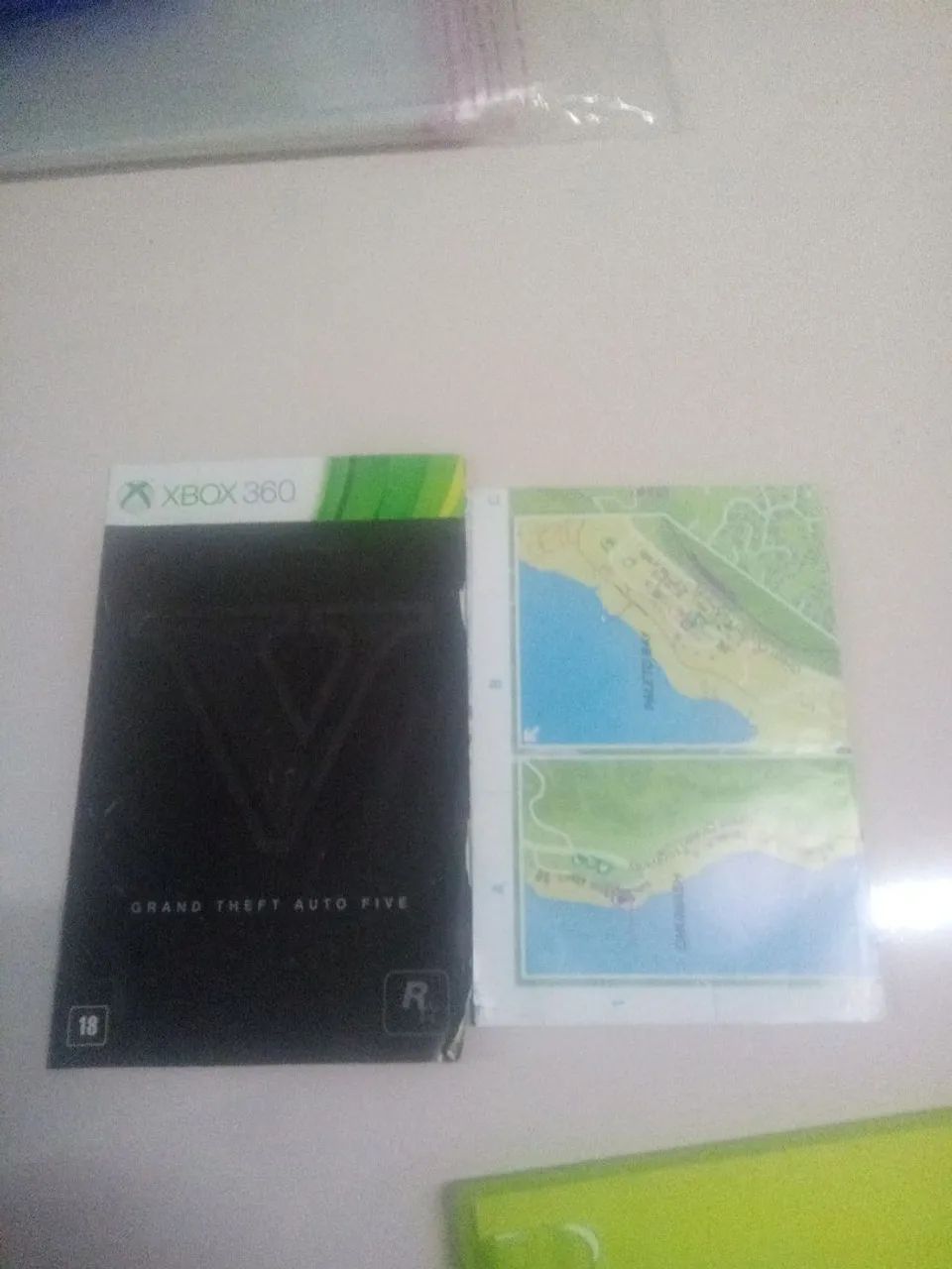 Jogo de Xbox 360 GTA 5 com o mapa e manual  - Foto 4