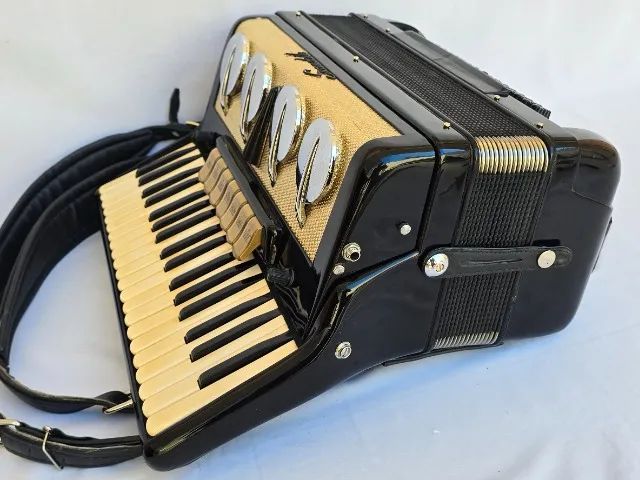 Acordeon 80 Baixos Scandalli "Já Eletrificada" - Foto 3
