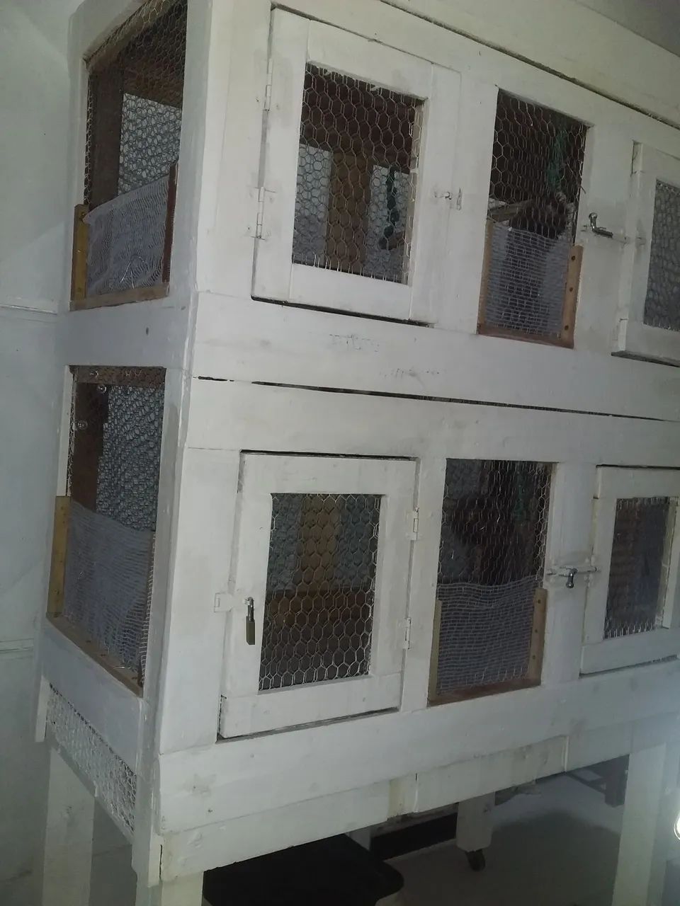 Viveiro de madeira artesanal. 