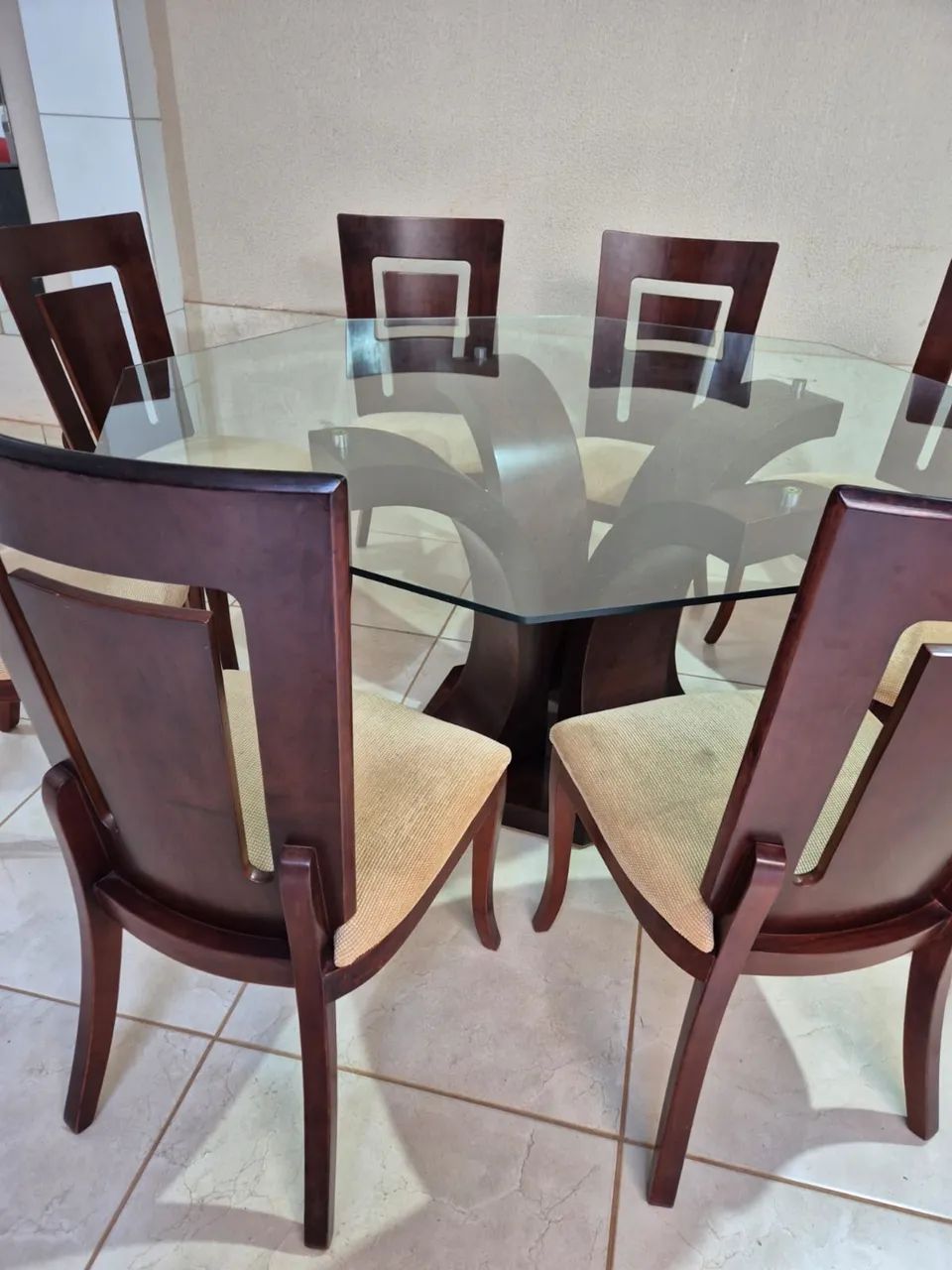 MESA DE JANTAR EM MADEIRA MACIÇA ? 8 LUGARES - Foto 2