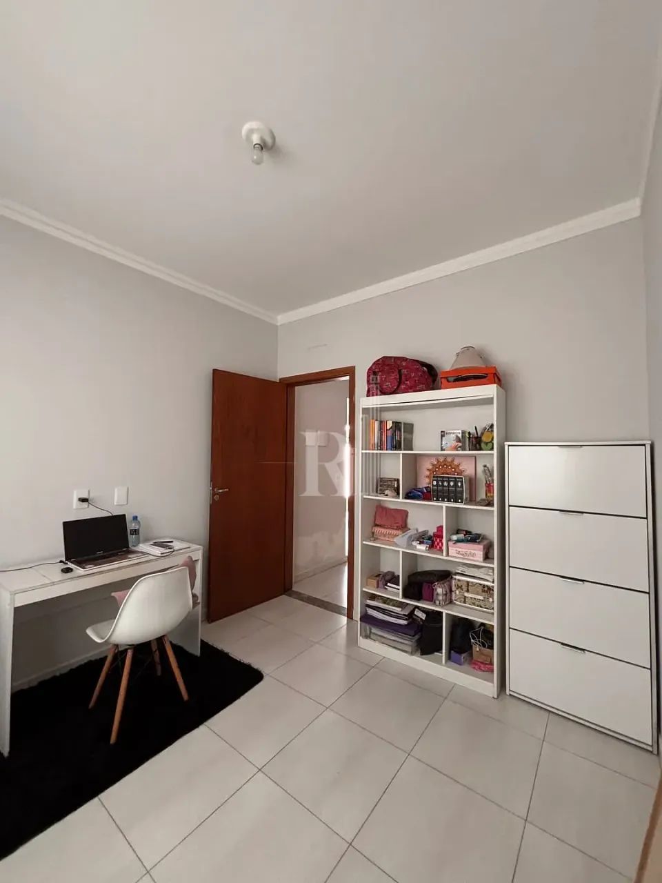Casa mobiliada disponível para locação com 02 dormitórios, vaga de garagem e área de lavan - Foto 5