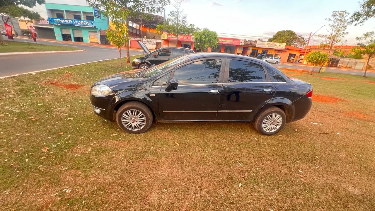 Fiat Linea LINEA ESSENCE Dualogic 1.8 Flex 16V 4p 2012