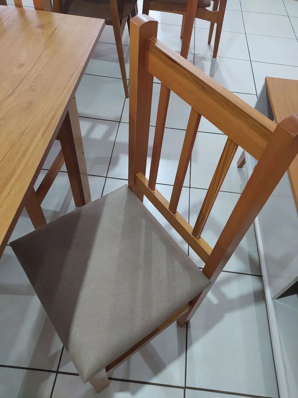 Mesa de jantar 4 cadeiras  - Foto 2