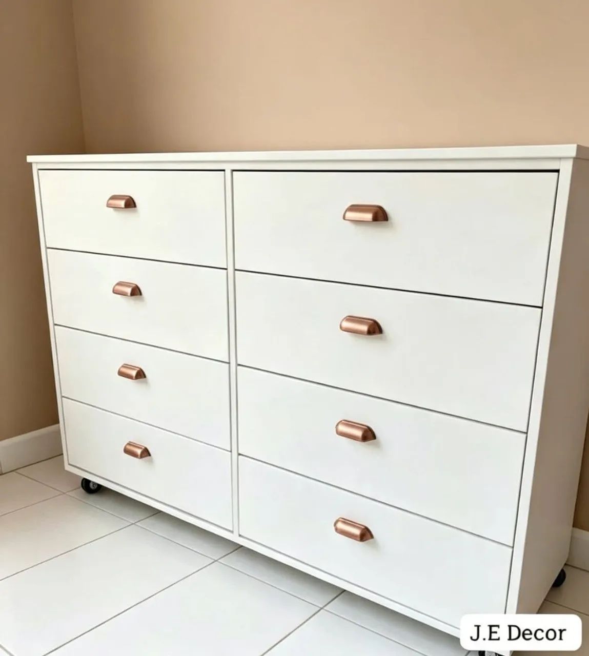 Cômoda 8 gavetas em mdf 