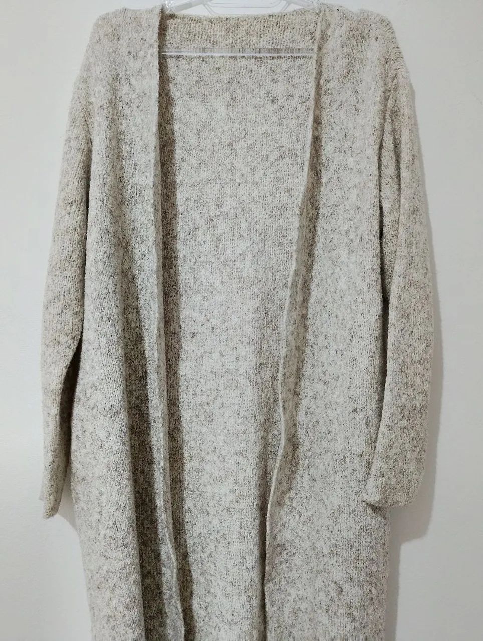 Cardigan tejido largo beige jaspeado<br>