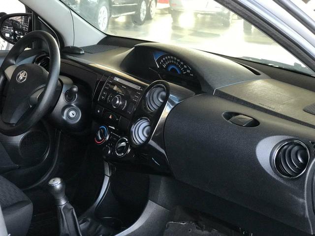Toyota etios 1.5 xs 2014 sedan flex unico dono - Foto 5