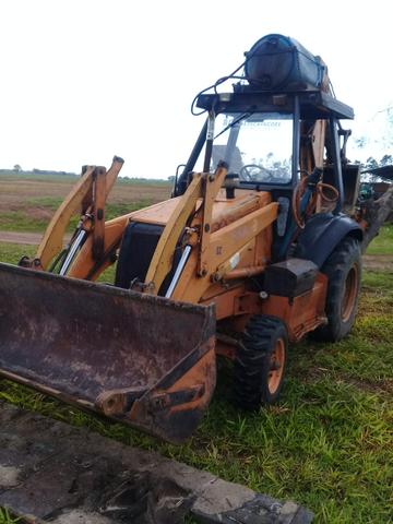Retroescavadeira 580L 4X2 - Foto 2