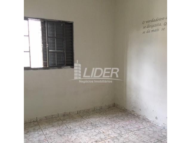 Casa para alugar com 3 dormitórios em São jorge, Uberlândia cod:804306 - Foto 4