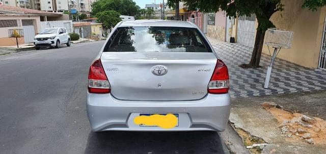 Toyota Etios Sedan XS 1.5 14/15 - Foto 2