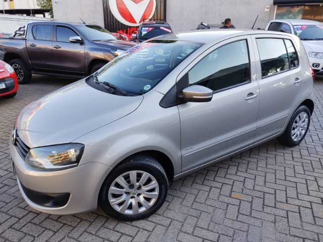 VW FOX MI 1.0 8V FLEX COMPLETO, EXCELENTE CUSTO X BENEFÍCIO!