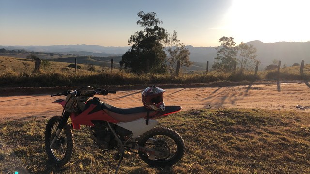 MOTO DE TRILHA