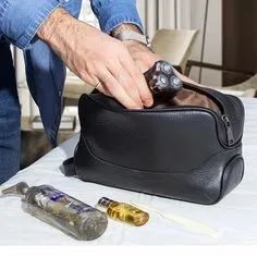 Necessaire Masculina Em Couro: Um Acessório Elegante e Funcional - Foto 2