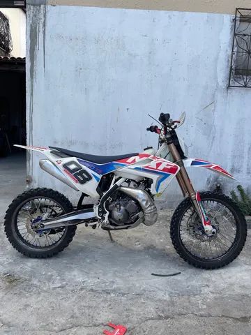 Motocicleta Cross MXF 250cc-TS 2T Branca 200M2T