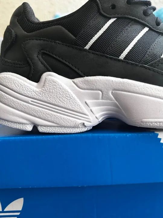 Tênis Adidas falcon Originals 36  - Foto 5