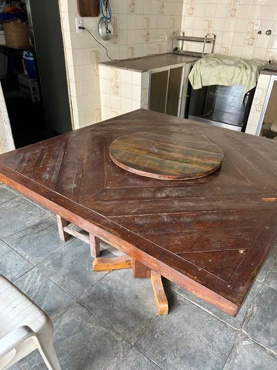 Mesa madeira 1,5m X 1,5m com tampo giratório  - Foto 2