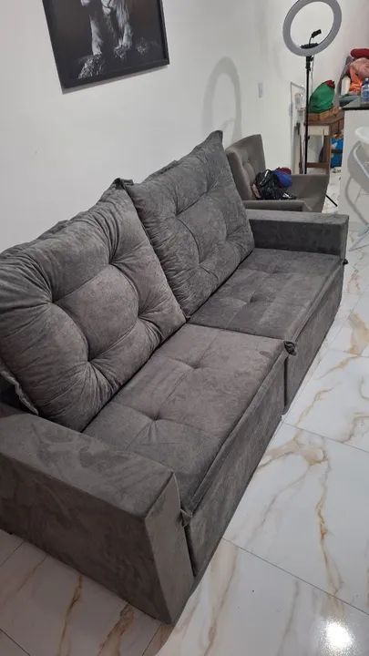 Sofá retrátil e reclinável 2mt 1800$ reais novo direito do fabricante.