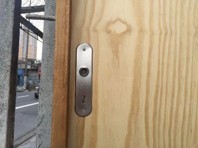 Porta de Madeira com Batente e Fechadura 0,70 x 2,10 - Foto 2