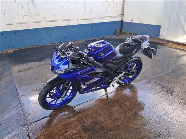 R15 - MENOS DE MIL KM RODADO. ZERADA DO ANO - Foto 3