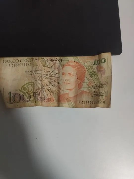 Nota de cem cruzeiros 