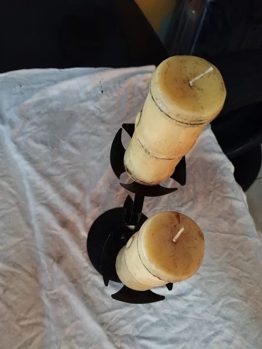 Castiçal Retrô de Metal com Velas Antigas  - Foto 6