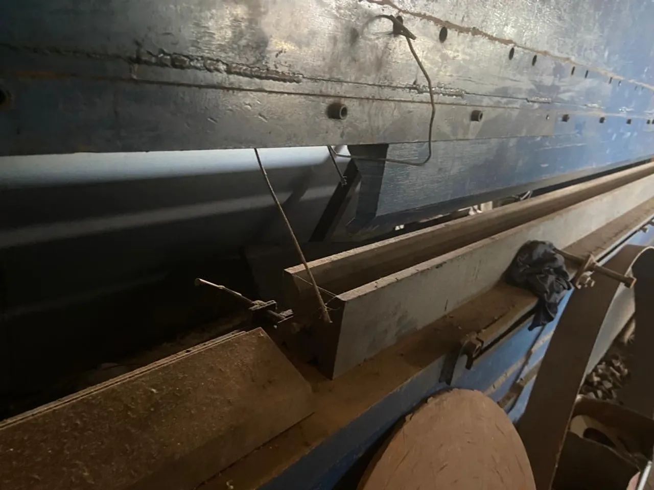 Dobradeira fobesa 100 tonelada dobra 1/4  - Foto 4