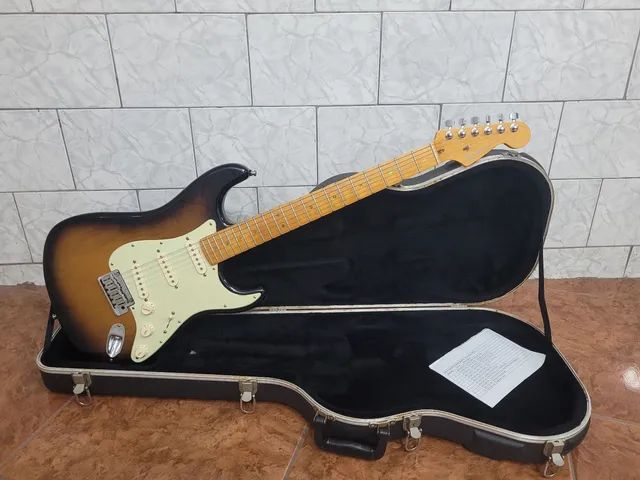 guitarra fender american deluxe stratocaster