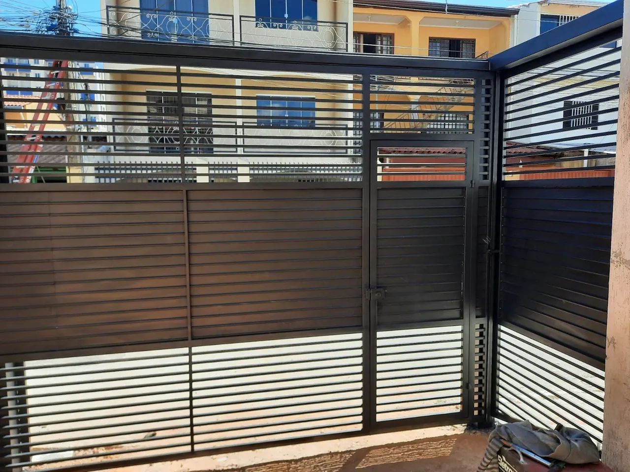 Portão de aço com tipa e chapa - Foto 5