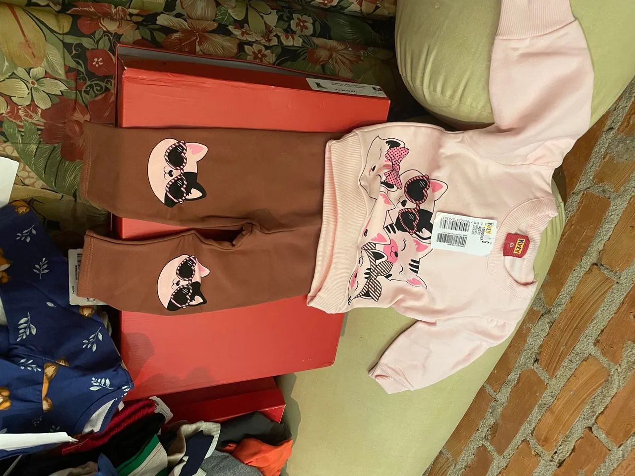 Conjunto Kyly de Blusa e Calça para Menina - Foto 2