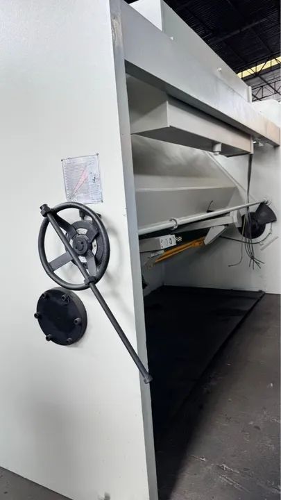 ATLAS MÁQUINAS GUILHOTINA HIDRÁULICA - Foto 4