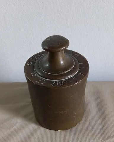Antigo peso de bronze 12 x 8 cm - 5 kg - Foto 3