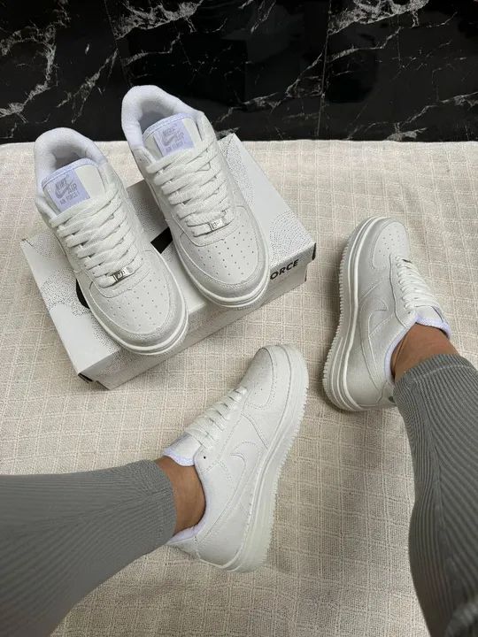 Tênis Nike Air Force 1 Branco tradicional linha Premium de promoção imperdível  - Foto 2